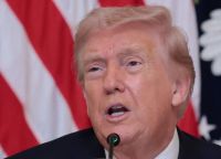 Trump critica Powell e minimiza impactos da guerra no Oriente Médio