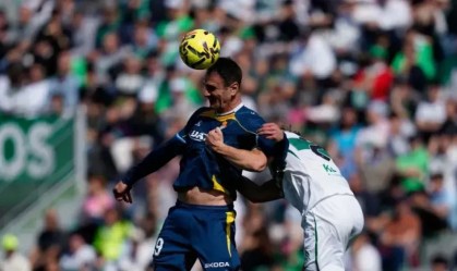 Protocolo antirracismo foi acionado em Elche x Espanyol, em jogo de LaLiga