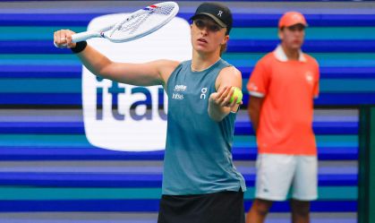 Linette vence Swiatek e avança no Miami Open
