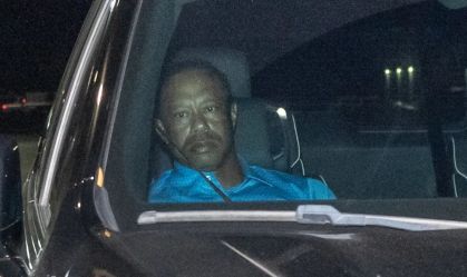 Tiger Woods foi preso após se envolver em acidente