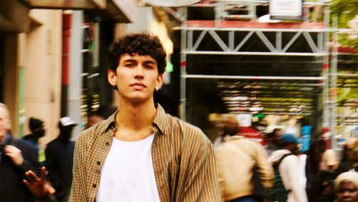 Tom Ribeira lançou na sexta-feira (6) seu primeiro EP, "Pedaço"