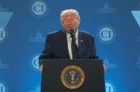 Em entrevista, Trump evita perguntas sobre ocupação da ilha de Kharg no Irã