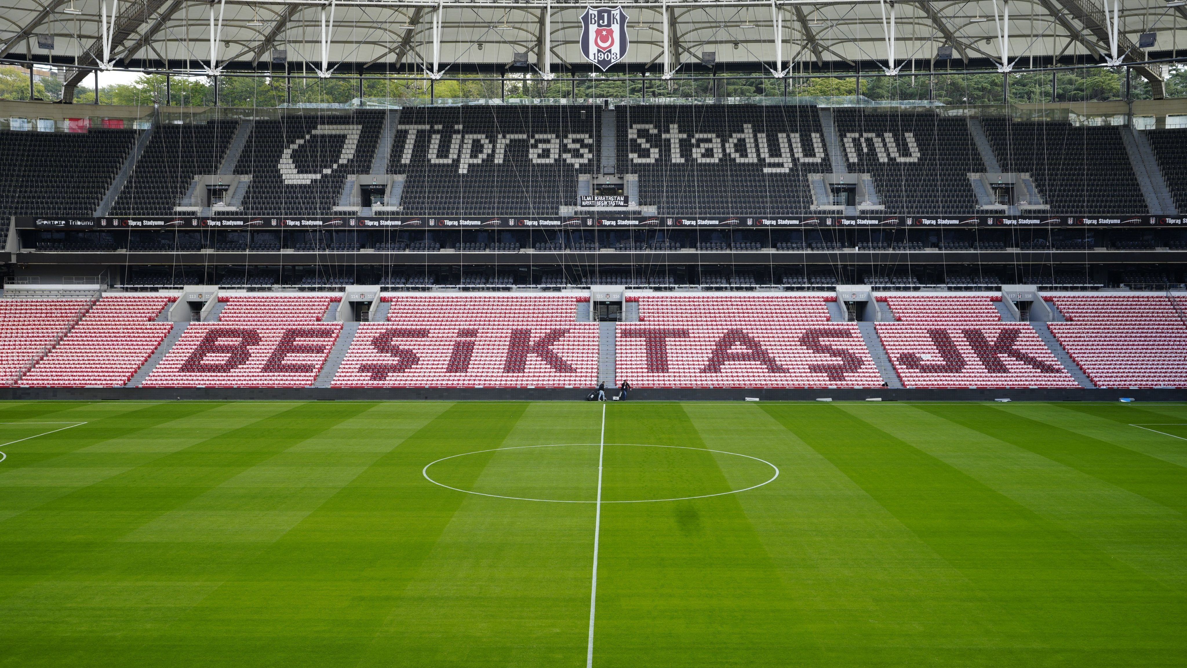Tüpraş Stadium, recebe Turquia e Romênia.