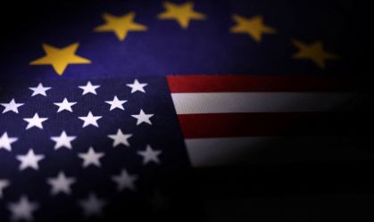 Bandeiras dos EUA e da UE