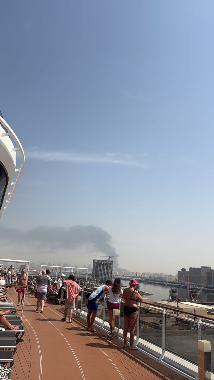 Pelo menos três mil passageiros estão presos no porto em Dubai esperando novas medidas de segurança • Reprodução/Arquivo pessoal