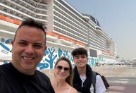 Brasileira fica presa em porto de Dubai após conflito no Oriente Médio