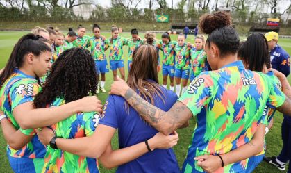 Seleção Brasileira feminina aquece para amistoso contra a Venezuela.