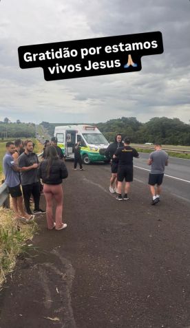 Latino publicou em suas redes sociais que todos estão bem, depois do acidente • Reprodução