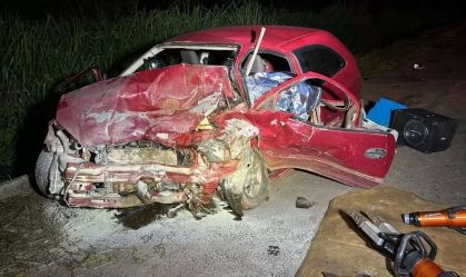 Colisão frontal deixa quatro mortos em rodovia mineira 
