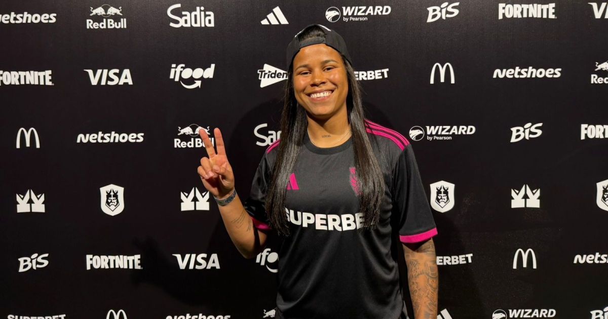 Estrela do Corinthians critica fim de projetos no futebol feminino