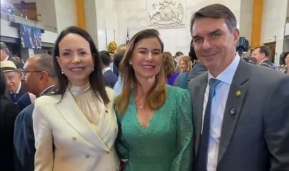 Flávio Bolsonaro, María Corina Machado e Nanda Bolsonaro