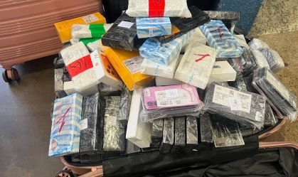 Receita Federal apreende um "free shop" inteiro dentro de um ônibus