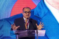 Eloos: Temos que tratar trajetória de endividamento público, diz secretário