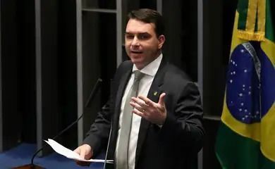 À CNN, Flávio condiciona candidatura de Hélio Lopes ao TSE