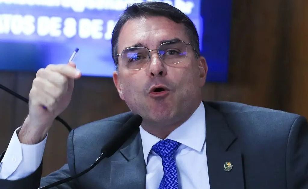 “O filme da minha vida mostra que não sou radical”, diz Flávio Bolsonaro