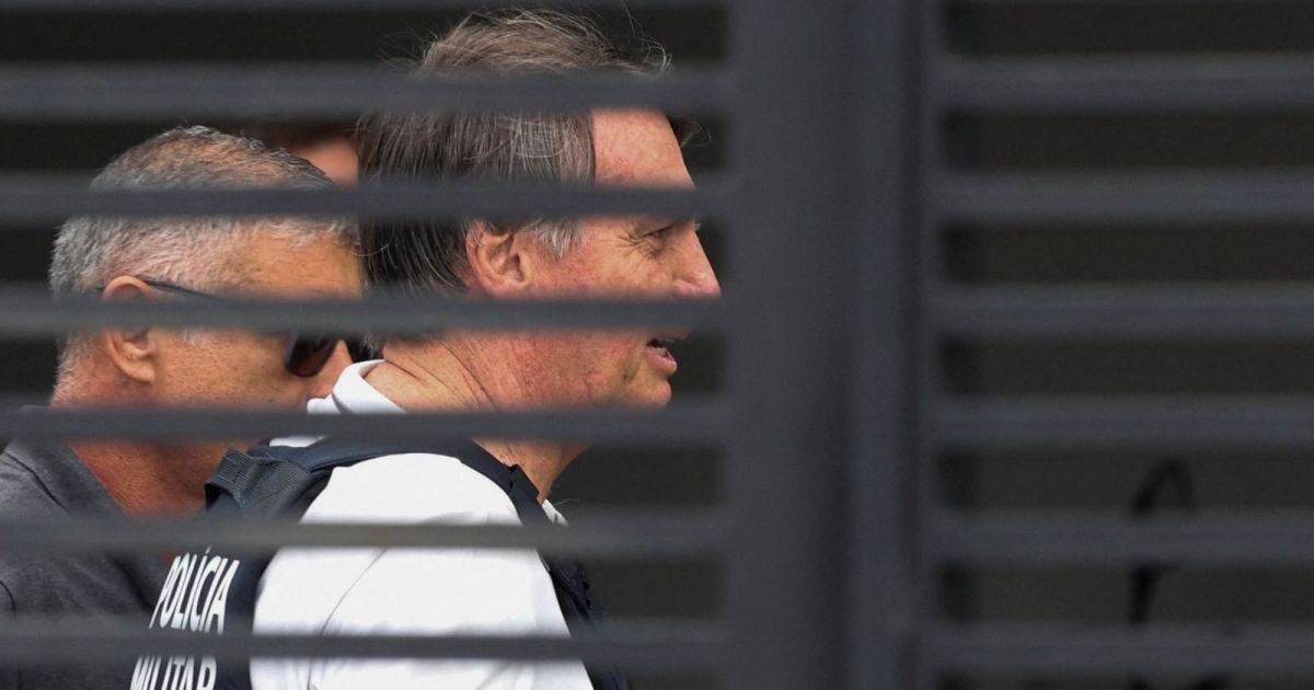 Condomínio orienta moradores sobre prisão domiciliar de Bolsonaro