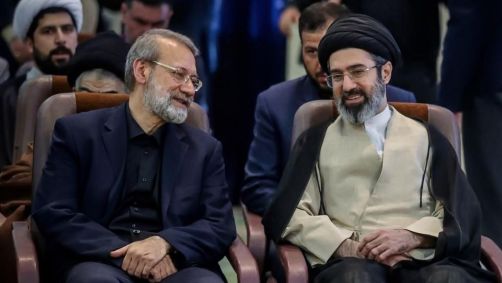 Ali Larijani, então chefe de Segurança do Irã, e Mojtaba Khamenei, líder supremo do país