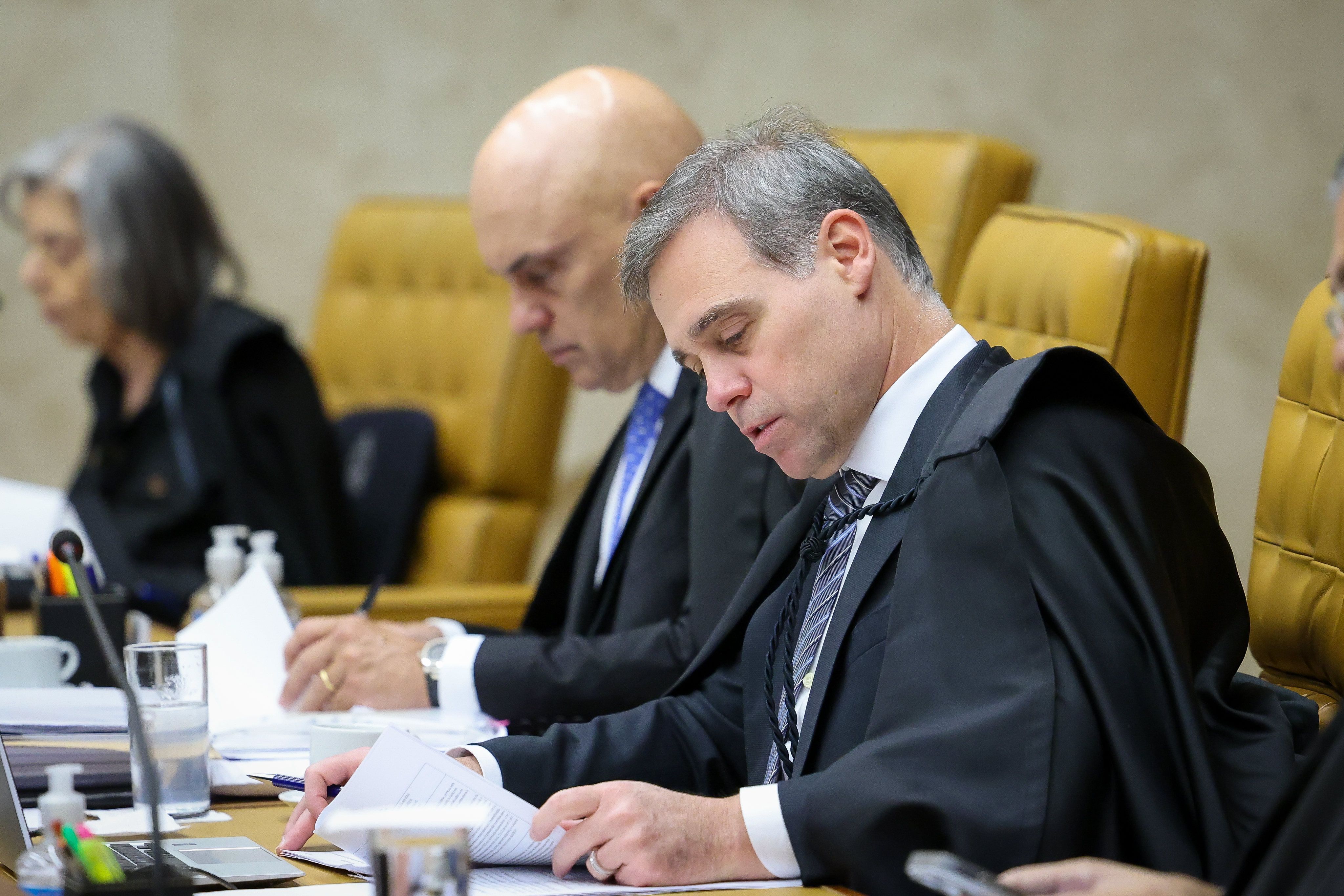 andre-mendonça-alexandre-moraes-plenario-stf