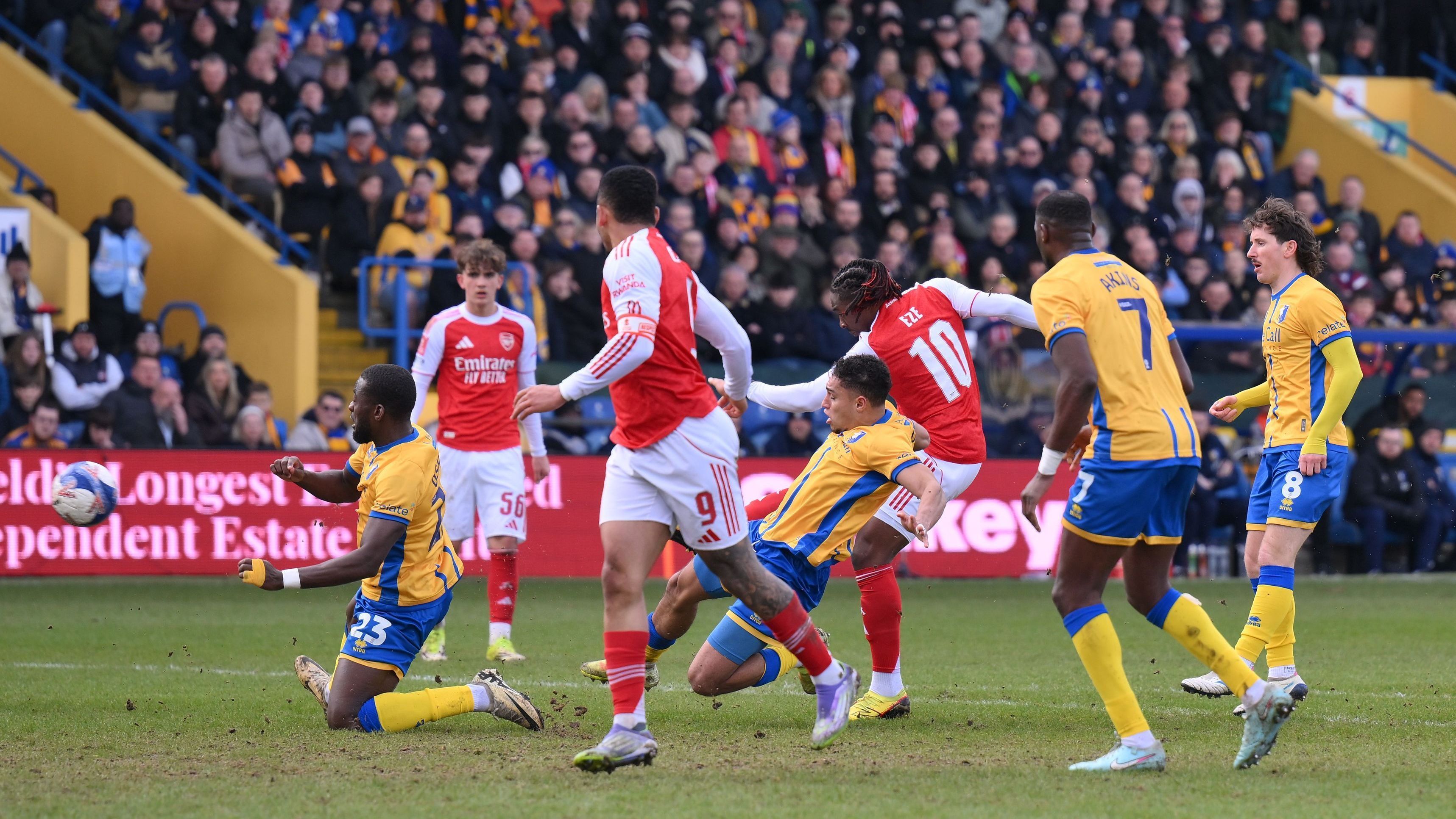 Eberechi Eze marcou o gol da classificação do Arsenal