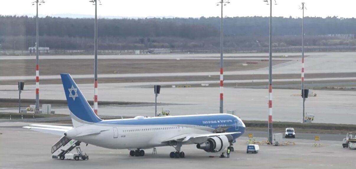 aviao-estatal-de-israel-e-visto-em-aeroporto-de-berlim