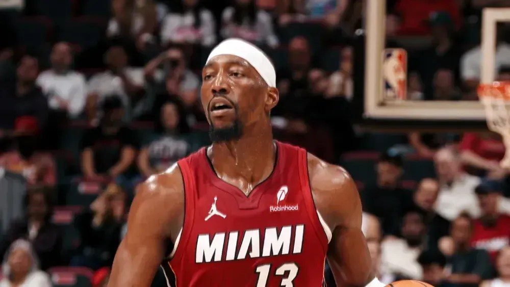 Bam Adebayo, autor de 83 pontos na vitória do Miami Heat contra o Washington Wizards pela NBA.