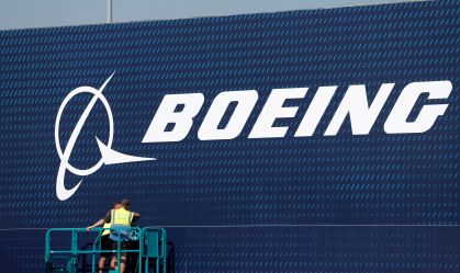 Logotipo da Boeing no Aeroporto de Le Bourget, perto de Paris, França, em 13 de junho de 2025