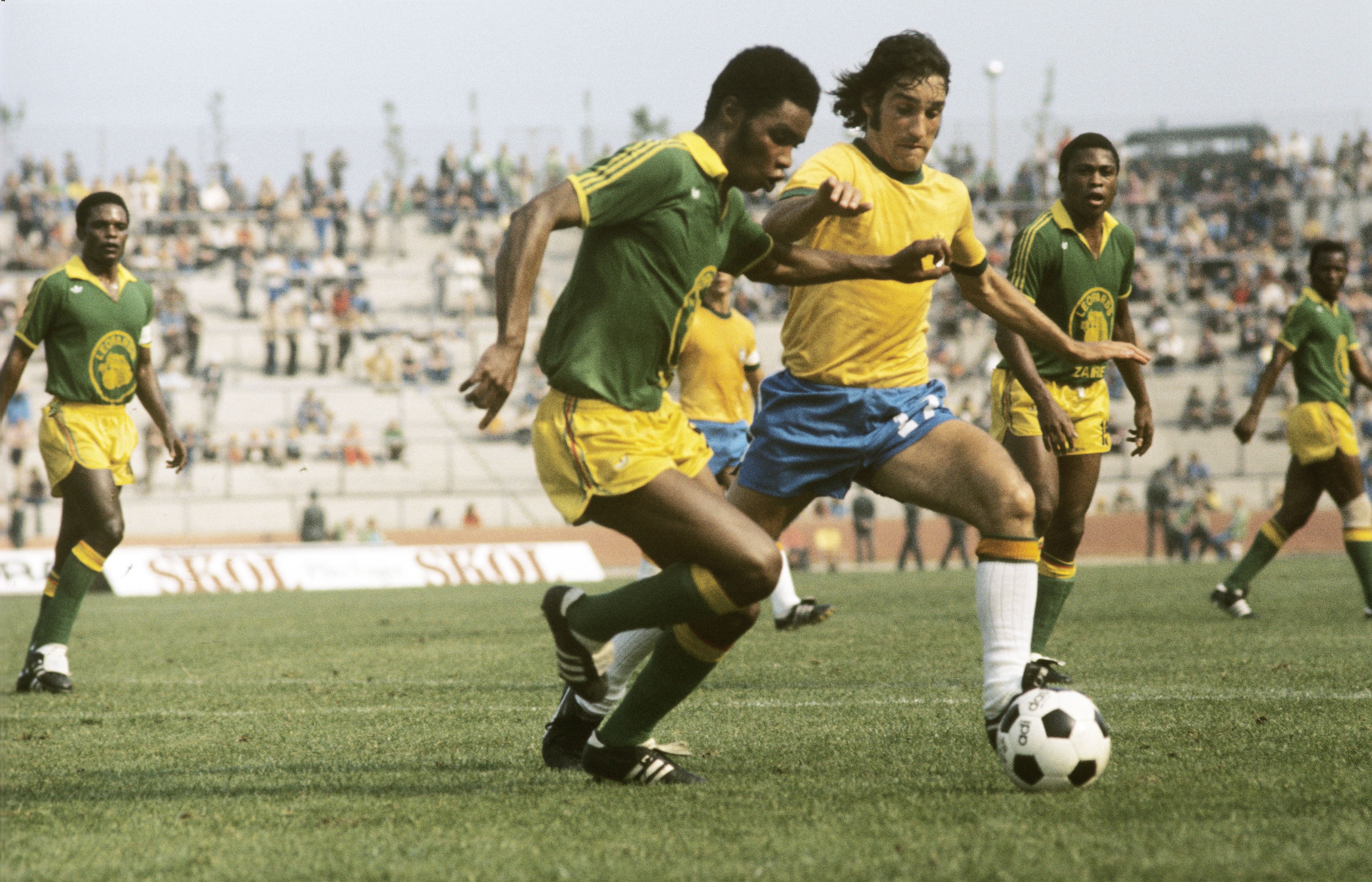 Brasil e Zaire se enfrentaram pela Copa do Mundo de 1974, na Alemanha • VI-Images via Getty Images