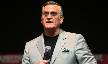 Bruce Campbell participou da Fandemic Tour de 2022, em Atlanta, nos Estados Unidos