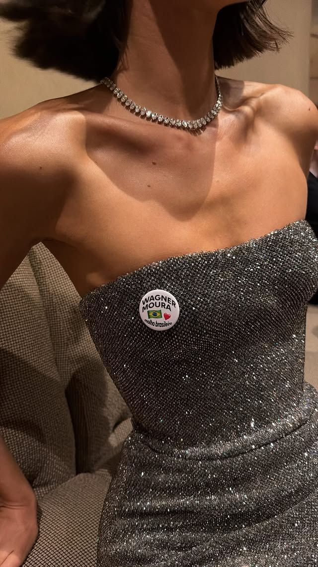 Bruna Marquezine mostra detalhe do look do Oscar 2026 nas redes sociais • Instagram/ Bruna Marquezine