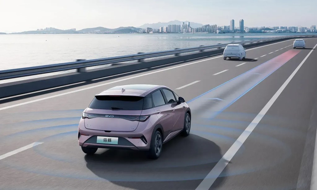 BYD Dolphin 2027: hatch com visual renovado chega neste ano