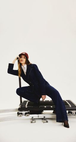 Camila Queiroz é a nova embaixadora da Flor de Lis • Divulgação