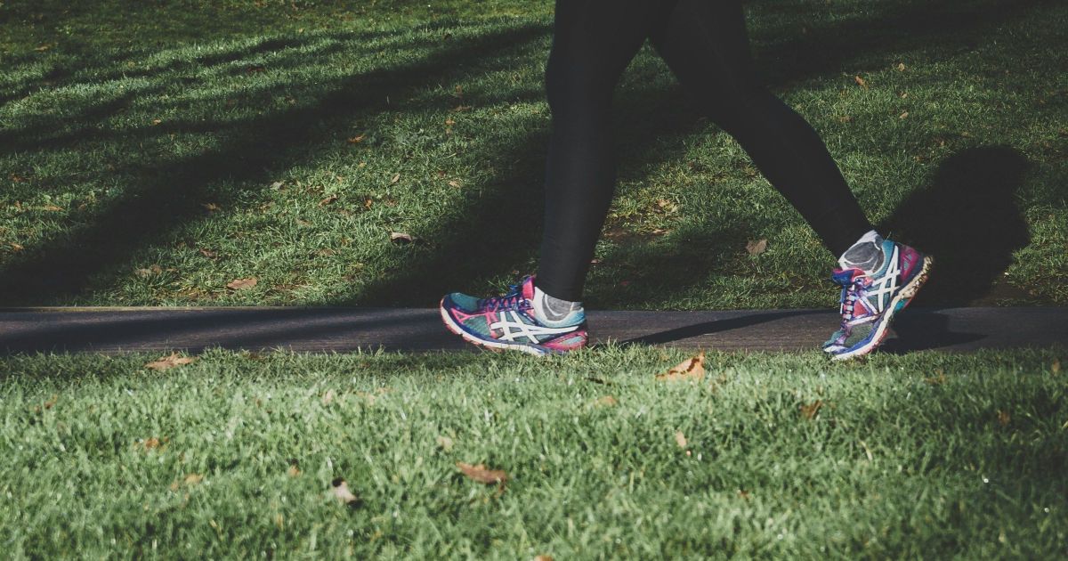 Daily walking controls asthma as well as aerobic training