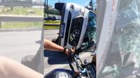 Vídeo: Ambulância capota após colidir com carro e deixa oito feridos no ABC