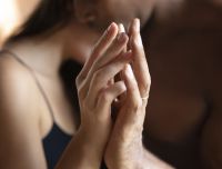 Especialista analisa diferentes abordagens sobre educação sexual em casa