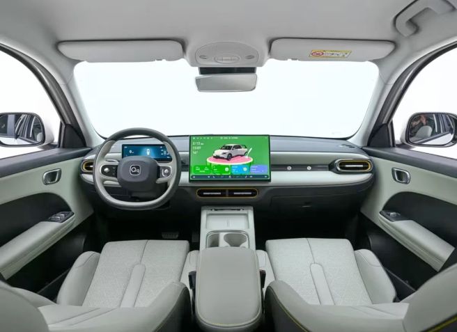 Interior do Chery QQ3 • Divulgação