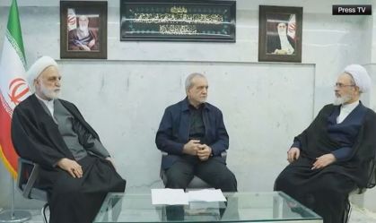 Irã divulga imagens do novo Conselho de Liderança após morte de Khamenei