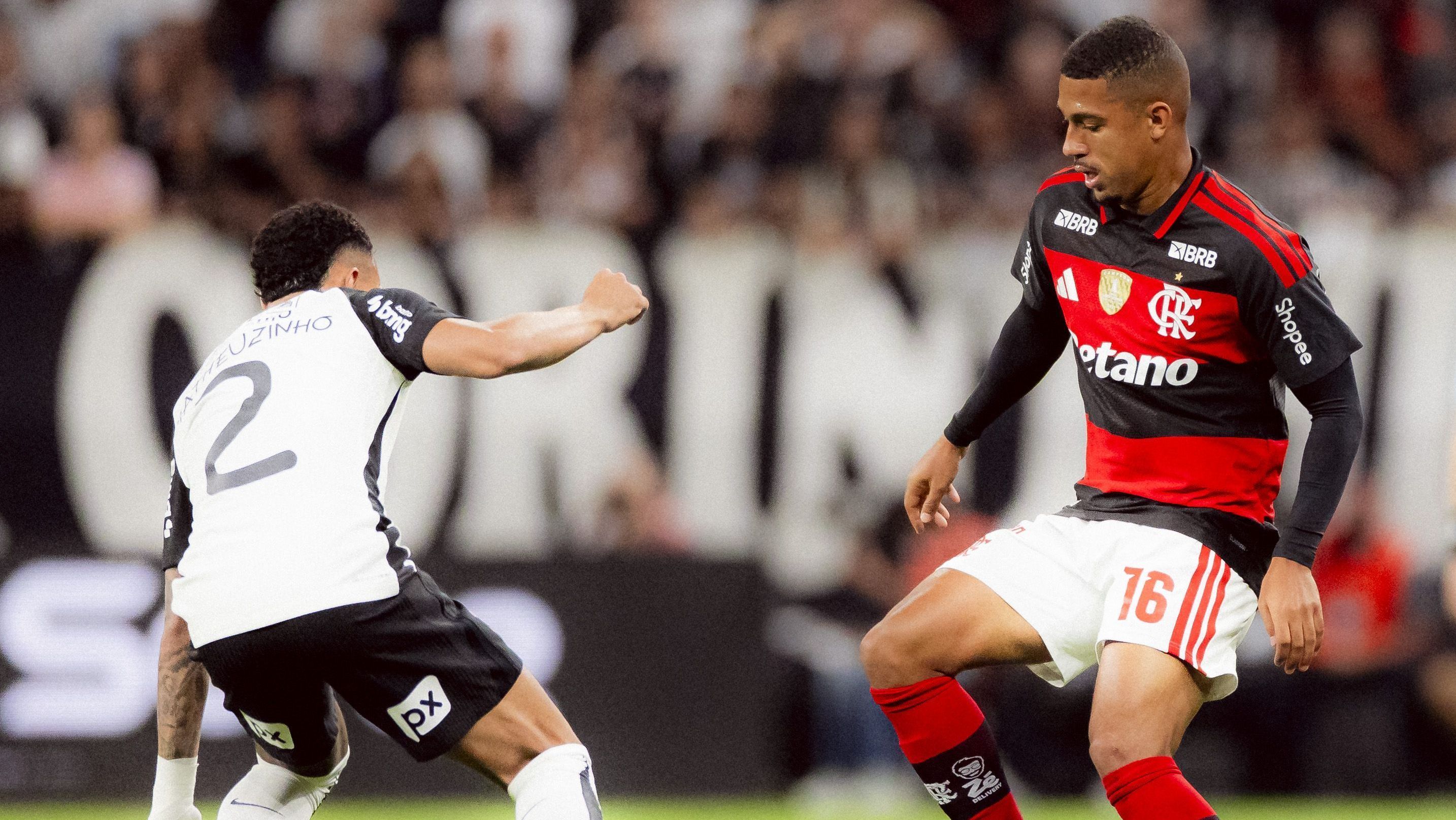 Lance de Corinthians x Flamengo pelo Brasileirão