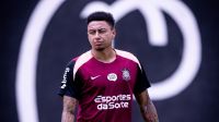 Corinthians adota cautela com parte física de Lingard; entenda