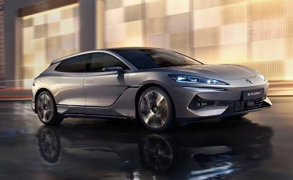 Denza Z9 GT estreia na Europa com recarga monstruosa