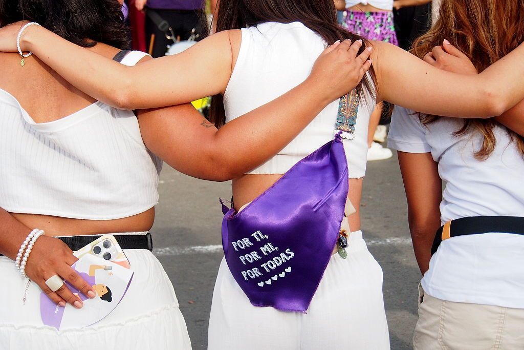 "For you, for me, for everyone" can be read on a bag when