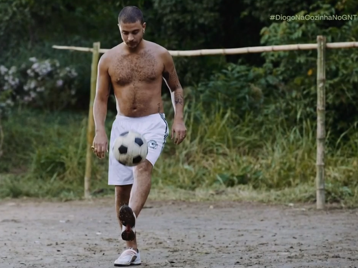 Diogo Nogueira nos tempos em que era jogador de futebol • Reprodução/GNT