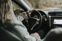 Mulheres de 35 a 54 anos concentram contratos de seguro de automóveis