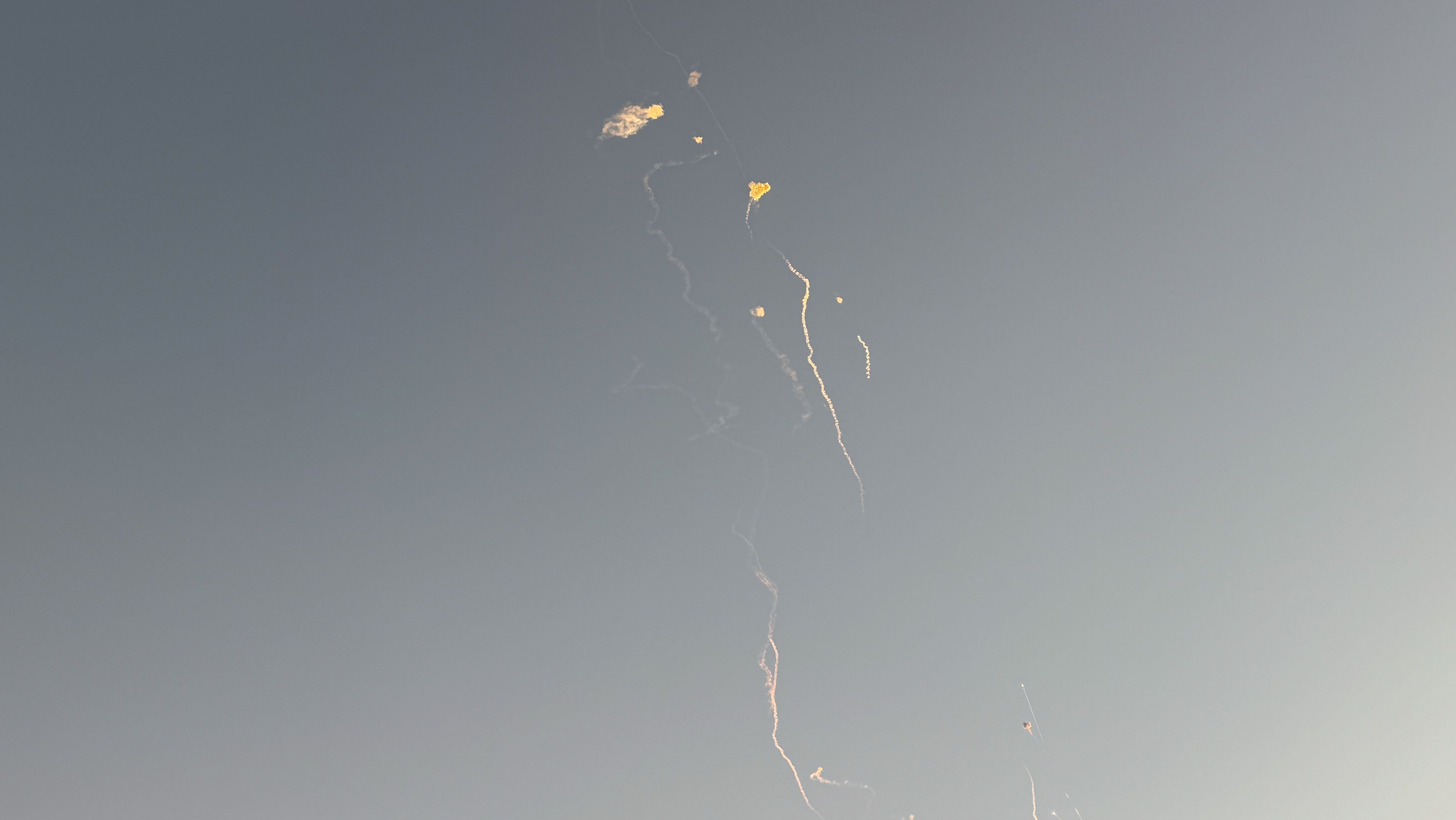 Míssil lançado pelo Irã é interceptado e destruído por sistemas de defesa sobre Doha, no Catar