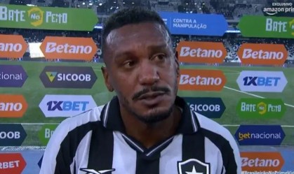 Edenílson, volante do Botafogo, falou sobre o momento do clube na temporada.