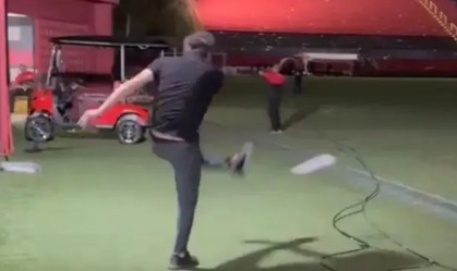 Técnico do Atlético-MG perde a paciência após derrota em Salvador.