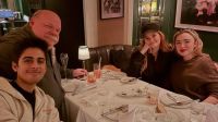 Elenco de "Jessie" se reúne 11 anos após o fim da série