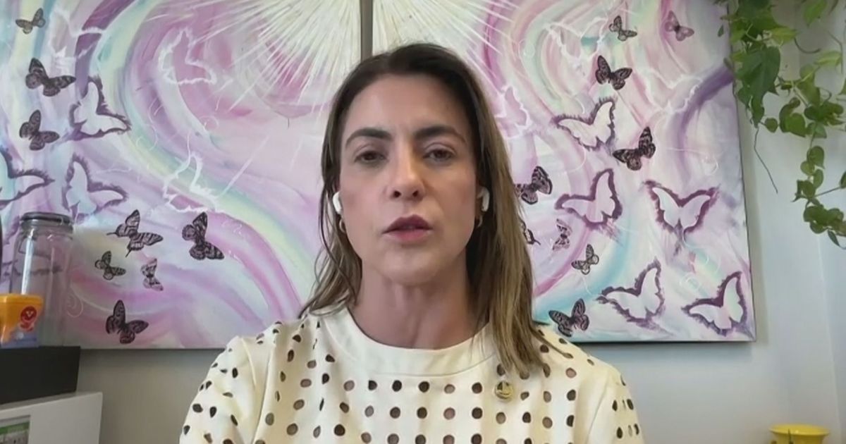 Relatora explica projeto de lei que equipara misoginia ao racismo