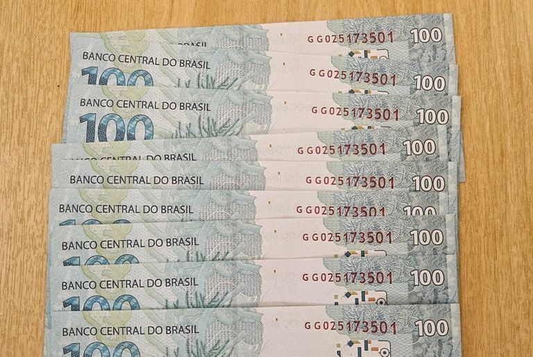 Cédulas de 100