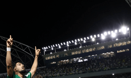 Flaco López comemora seu gol pelo Palmeiras
