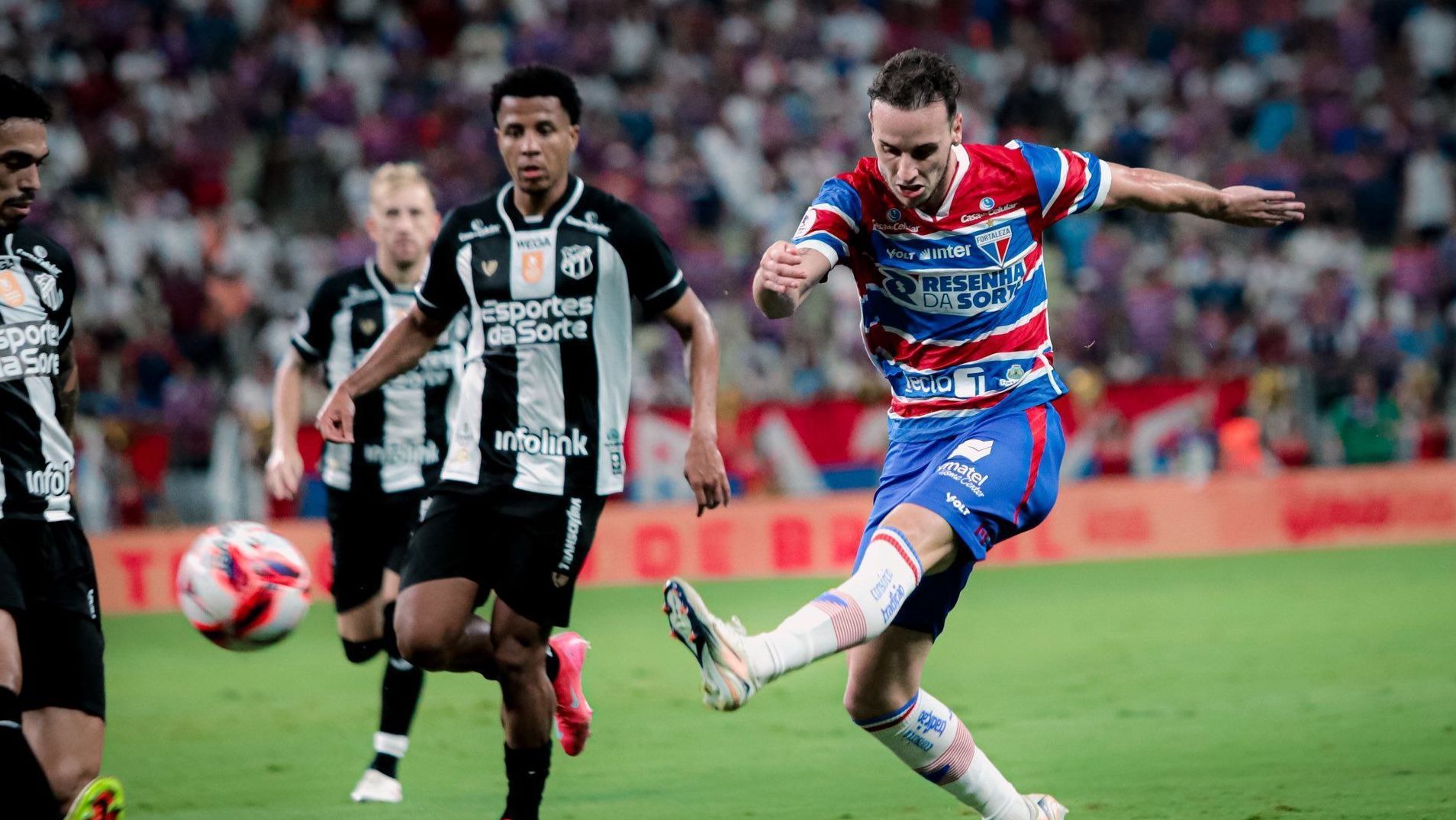 Lance de Fortaleza x Ceará pela final do Cearense